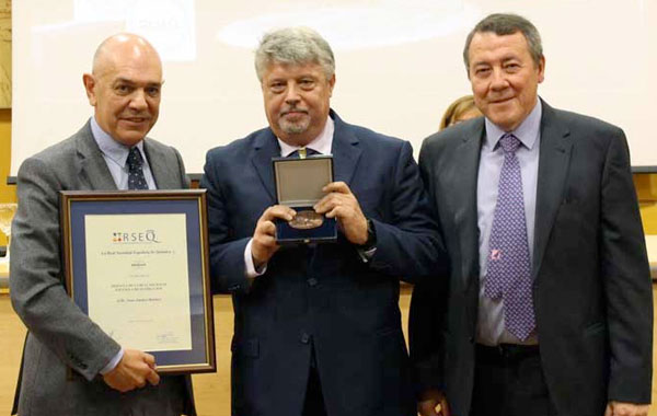  La Real Sociedad Española de Química concede su Medalla de Oro a Jesús Jiménez Barbero